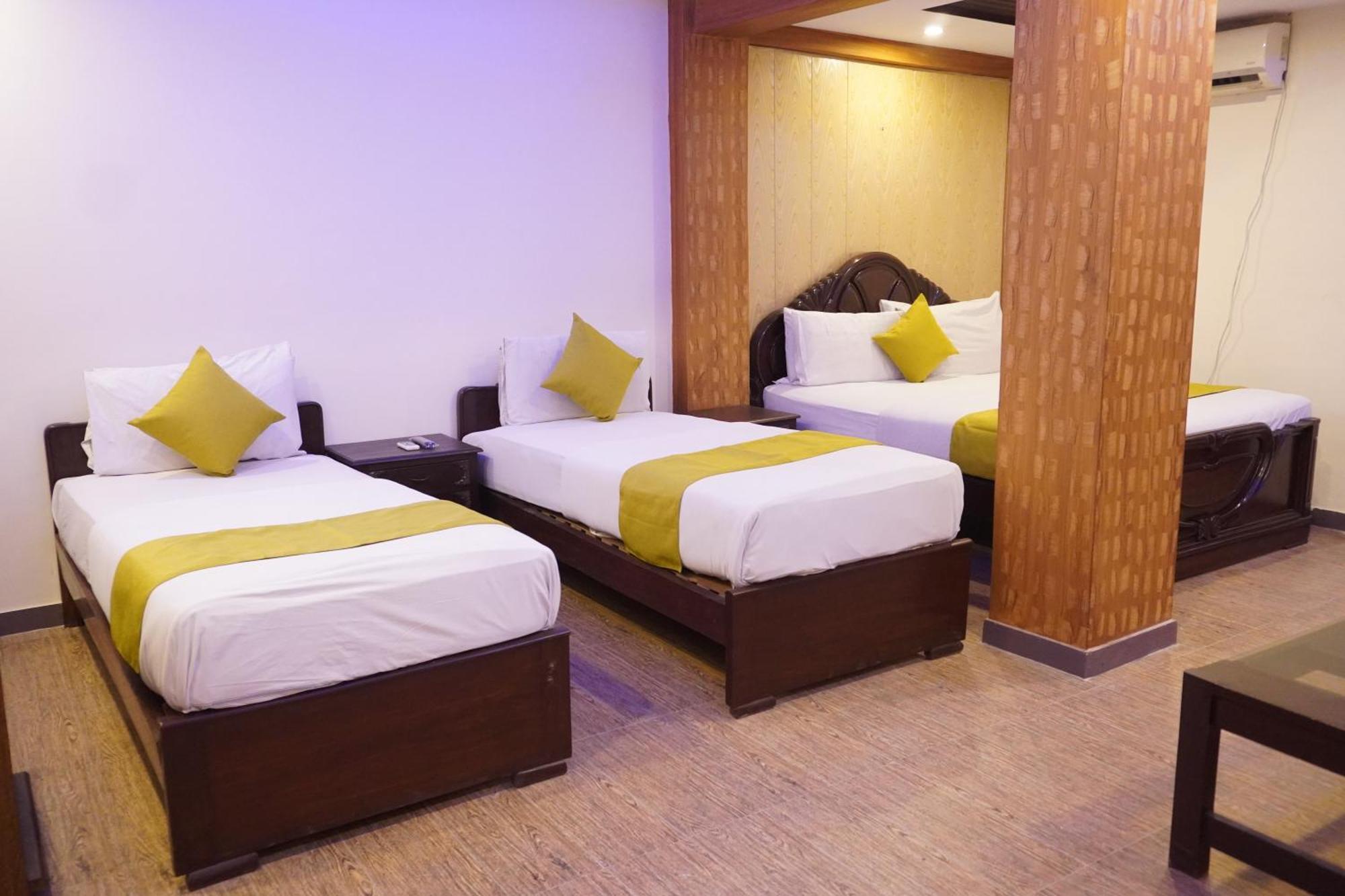 National Hotel Lahore Exterior photo
